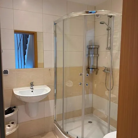 Osrodek Kolonijny Bazylak 2 Panzió Rewal